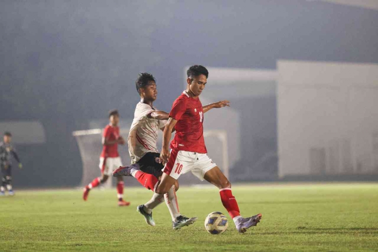 Marselino Ferdinan, pemain andalan Shin Tae-yong di skuad Timnas U19, Garuda Nusantara sedang beraksi dalam uji tanding lawan Persija (Foto PSSI). 