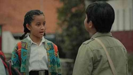 Aksi Widuri Puteri dan Muzakki dalam film Keluarga Cemara 2 (Foto : imdb)