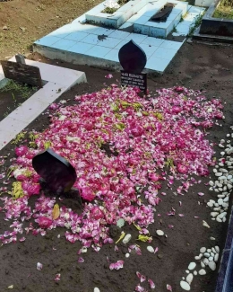 Makam ayah di Yogyakarta. Sumber foto : Dokumen pribadi penulis