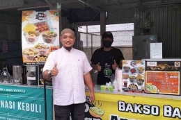 Pelaku UMKM Rully Rinaldi (43), yang di undang Anis untuk makan malam, sekaligus apresiasi dari orang nomor 1 di DKI Jakarta. Sumber : kompas.com