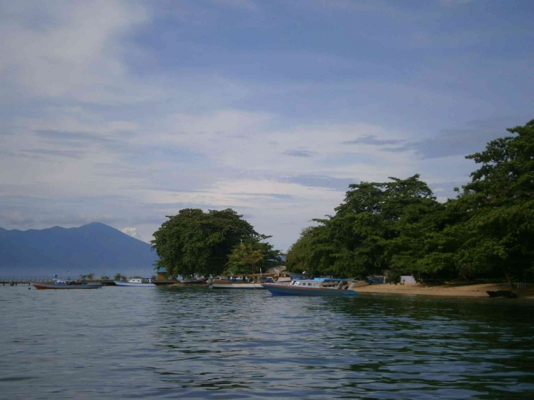 Kawasan Taman Nasional Laut Bunaken (foto: dokumentasi Prodi Usaha Perjalanan Wisata Universitas Pelita Harapan)