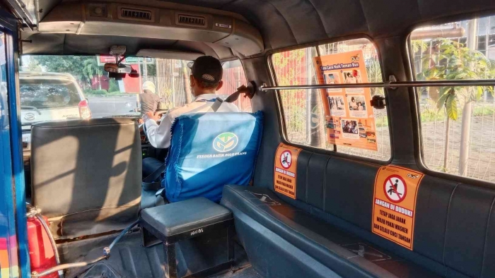 Suasana di dalam feeder BST - Dokumentasi Pribadi