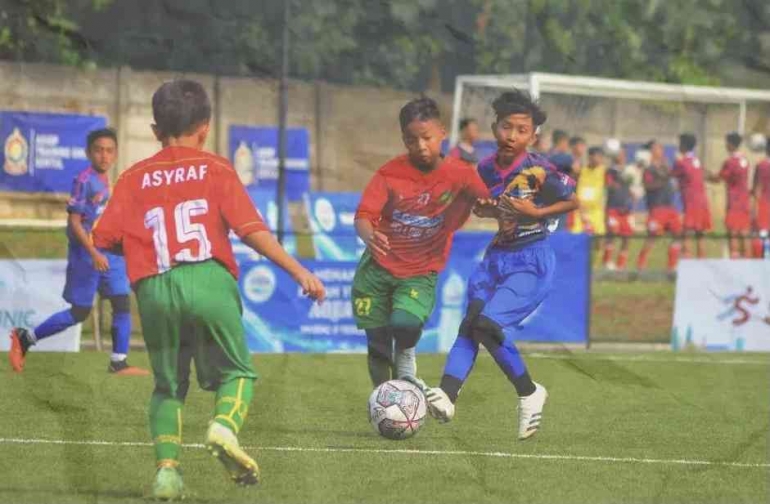 Elang Emas Sriwijaya saat melawan tim asal Malaysia, AUFC, Kamis (30/6/2022). Foto: Instagram/@elangemassriwijaya)