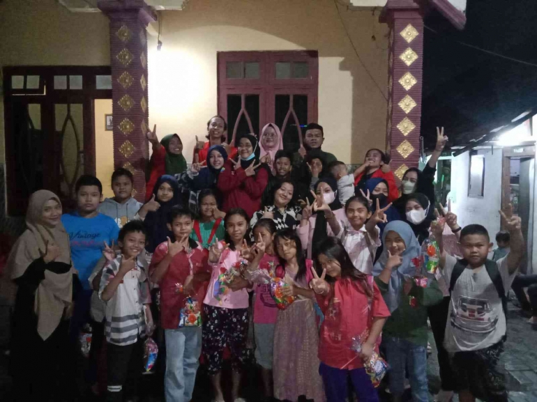 Dokumentasi Bersama Adek-Adek Save Street Child Sidoarjo (Dokpri)