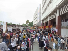 Pintu masuk di arena Jakarta Fair Kemayoran 2022 di Jakarta International Expo Kemayoran, Senin (27/062022). Dok. pribadi