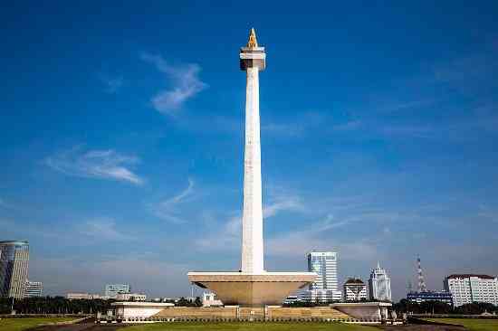 Tugu Monas di Jakarta pusat adalah ikon negara Indonesia (Foto: Tripadvisor.co.id).
