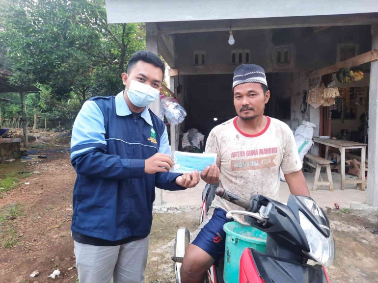 dokpri: Pembagian Masker Untuk Warga Dusun Ngadipurwo