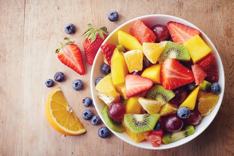 Ilustrasi menu diet yang hanya terdiri dari buah-buahan. Sumber: Shutterstock/baibaz via Kompas.com