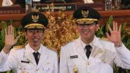 Moment pelantikan pasangan Jokow-Ahok sebagai Gubernur dan Wakil Gubernur DKI Jakarta (sumber: BeritaSatu.com)