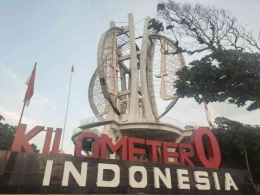 Tugu KM 0 Indonesia (Sumber: Dokumentasi pribadi)