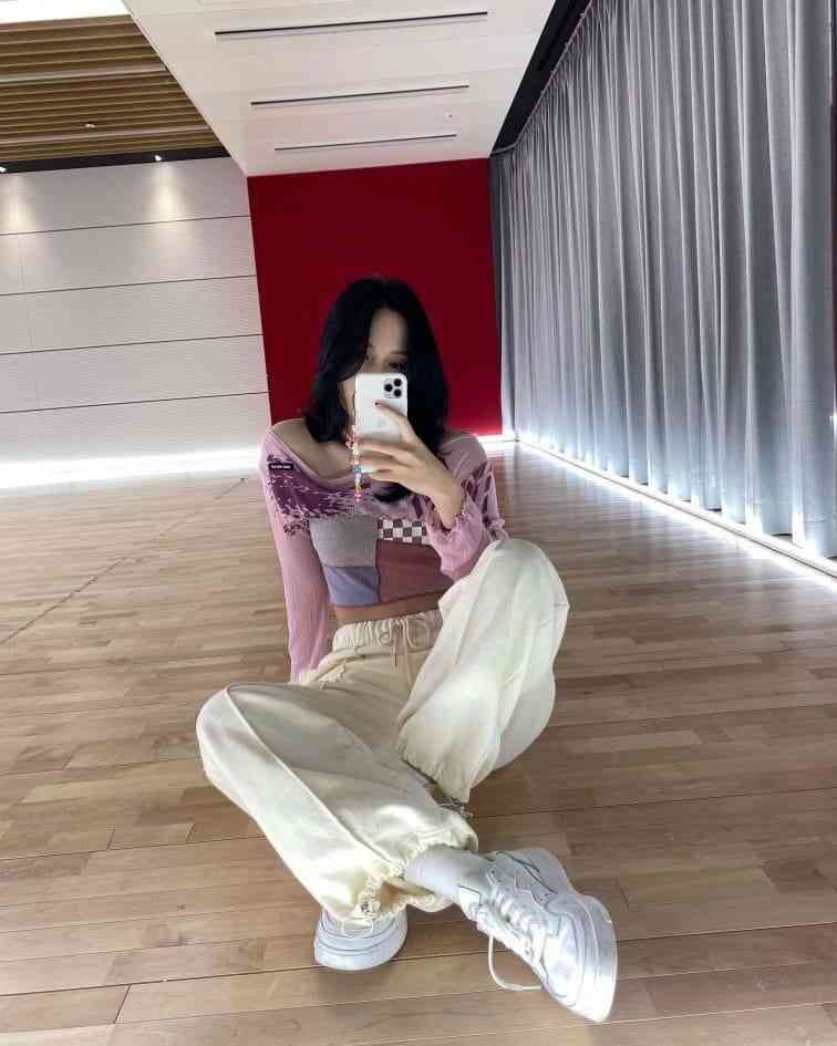 Mina TWICE Dance Practice. (foto: instagram/@minatws)