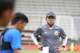 Pelatih Timnas Indonesia, Shin Tae-yong tak memanggil lima pemain andalan pelatih sebelumnya, Luis Milla (Foto: Kompas).
