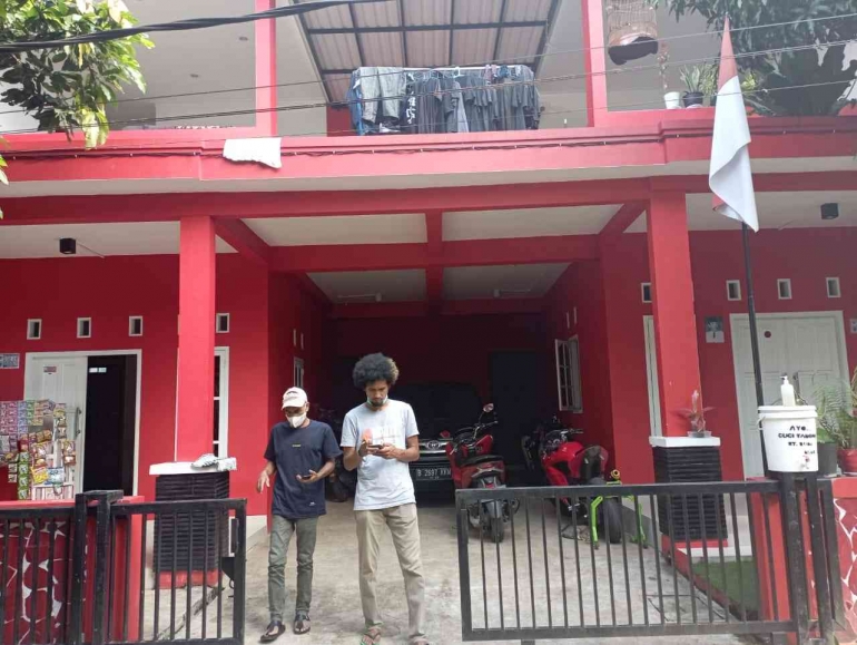 BUKAN DRIVER BIASA: Â Pak Pardi dan Irin. (Dokpri)