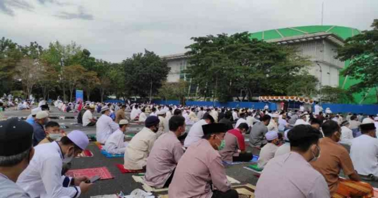 Ilustrasi sholat idul adha (sumber gambar: https://www.niaga.asia)