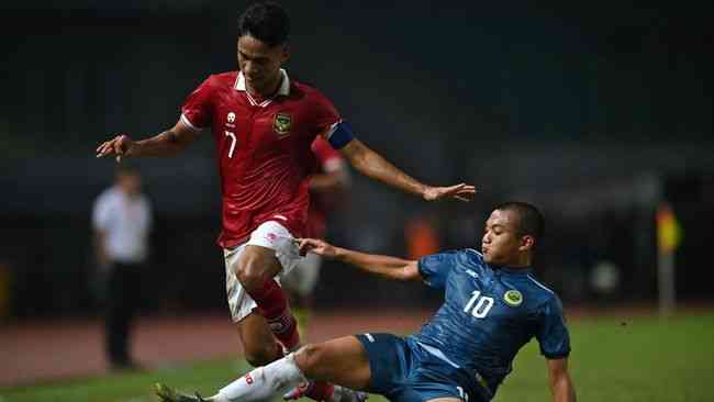 Marselino Ferdinan harus absen hingga turnamen berakhir, karena cedera (Foto Antara/Aditya Pradana Putra).  