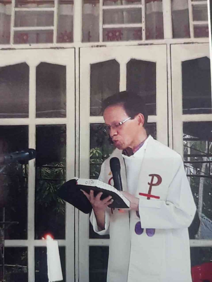 P. Alex Magu SVD, Imam dan Misionaris (alm.) sumber: dok.pribadi