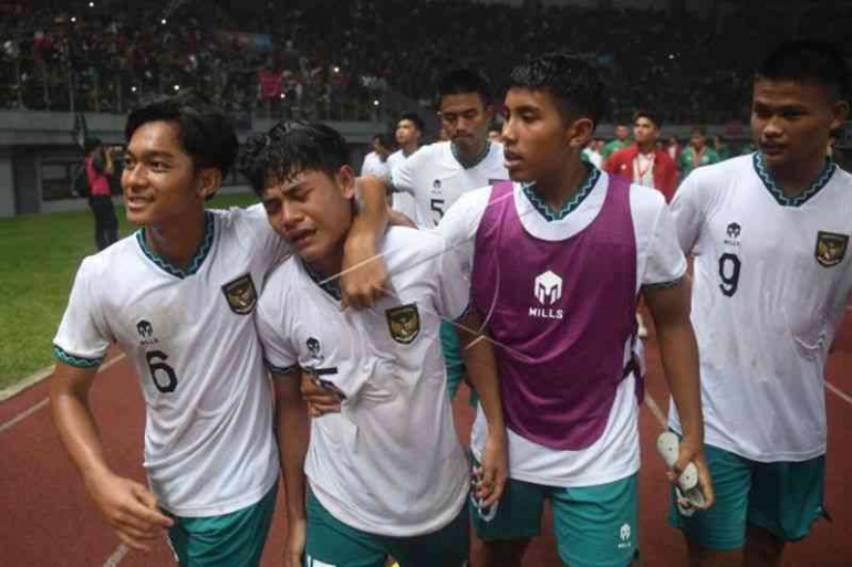 Meskipun menang dengan skor 5-1, Indonesia U-19 tetap tersingkir dari Piala AFF U19. ANTARA FOTO/Akbar Nugroho Gumay/hp. 