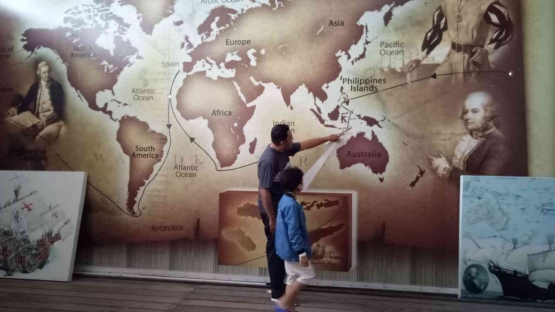 Bersama Javier memahami pelayaran Magellan di Museum Prov. NTT, Kupang/ Dokumentasi pribadi