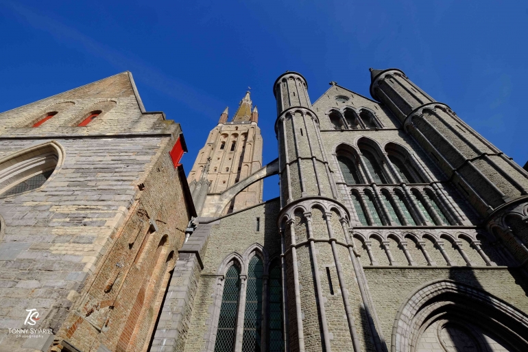 Menara The Church of Our Lady, Bruges. Sumber: dokumentasi pribadi
