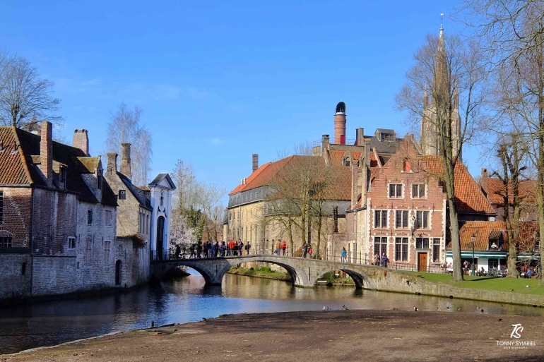 Kanal di kota Bruges. Sumber: dokumentasi pribadi