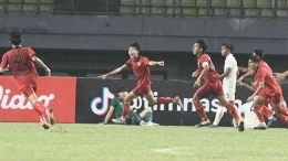 Laos lolos ke final ajang AFF U19 2022 setelah menang 2-0 atas Thailand di semi final (Foto Antara/Fakhri Hermansyah). 