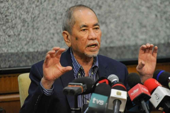 Datuk Seri Dr Wan Junaidi Tuanku Jaafar Menteri Hukum Malaysia di Konferensi Pers 13 Juni 2022. — foto : Shafwan Zaidon via Malay.mail.