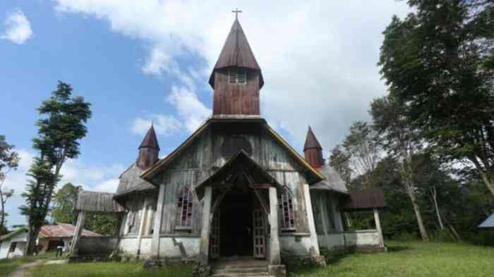 Gereja|sumber:poskupangwiki.tribunnews.com