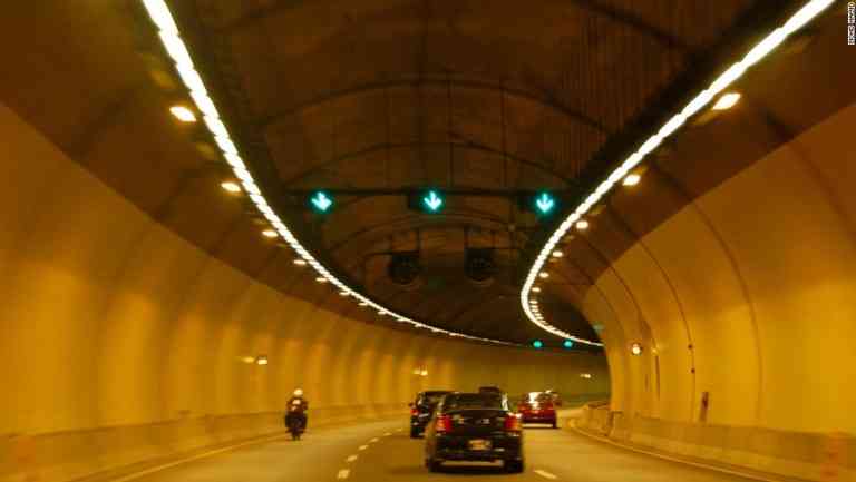 Terowongan SMART Pengendali Banjir dan sekaligus  jalan raya. Kalau Tidak Banjir. FOTO:. SMART tunel.com.my