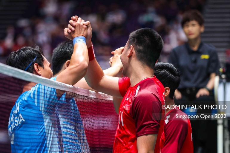 Fair Play yang diperlihatkan The Daddies dan The Babbies di lapangan  (Foto : BadminTalk)