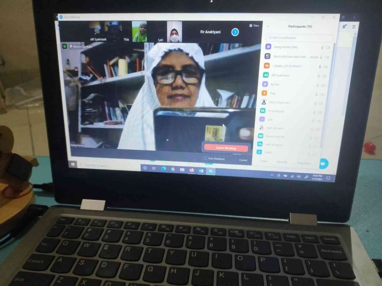 Saya ketika videocall dengan ibu melalui bantuan internet IndiHome (dokpri)