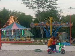 Taman Angkasa di kota Pekanbaru merupakan sebuah ruang publik yang sangat bermanfaat bagi warga lokal (Foto: Akbar Pitopang)