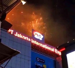 Pesta Kembang Api yang memeriahkan acara Penutupan Pekan Raya Jakarta 2022 | Sumber Gambar: Dok. Pribadi