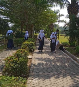 Jalan santai keliling lapangan (dokpri)