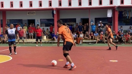 Petugas menguasai bola. Sumber foto Humas Lapas Narkotika Samarinda