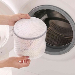 'Laundry bag' untuk bra dicuci di mesin cuci. (Sumber: Walmart Online)