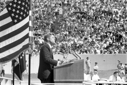 John F.Kennedy di Rice University Stadium (foto:thisdayinaviation.com)