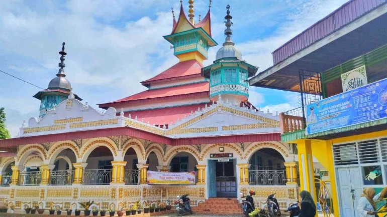 100 tahun Masjid Raya Koto Baru di Solok Selatan, Sumatera Barat (Foto: Akbar Pitopang)
