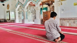 Eksis di tengah globalisasi dengan terus merawat dan menjaga Masjid Raya Koto Baru Solok Selatan (Foto: Akbar Pitopang)