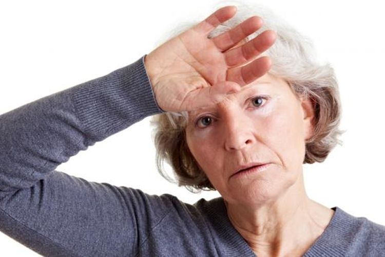 Menopause memang sering diidentikkan dengan berakhirnya masa kesuburan seorang perempuan. Namun demikian bukan berarti menopause adalah momok yang perlu ditakuti  (Shutterstock via KOMPAS.com) 