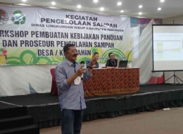 Penulis memberi edukasi regulasi pada kepala desa dan perusahaan atas hak dan kewajiban di Pasuruan 2022. Sumber:DokPri