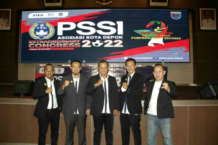 Dari kiri: Hendra Dimun, Ade Firmansyah (Exco), Meiyadi Rakasiwi (Ketua Umum), Nur Abdullah (Wakil Ketua), M. Rudi Suhartono (Exco). Foto Supartono JW