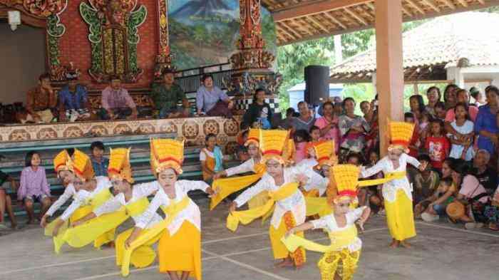 Salah satu parade budaya Bali di Bali Sadhar, Banjit, Way Kanan, Lampung. Dok  lampung.tribunnews.com