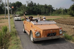 Tur dengan VW Safari di Daerah Sekitar Balkondes Karangrejo Binaan PGN/dokpri