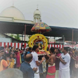 Pendeta memimpin ritual (foto:dokpri)