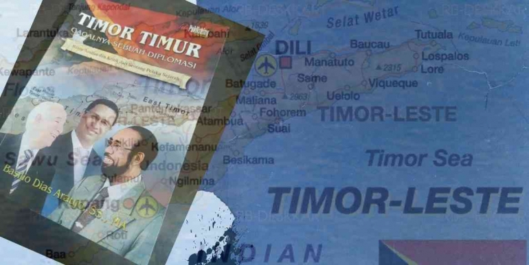 Buku karya Basilio dengan latar belakang peta Timor Leste (Gambar diolah pribadi)