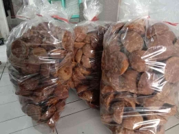 Gambar 2. Produk Gula Kelapa Khas Desa Kalibendo Siap Dikirim Hingga ke Jakarta dan Lampung (Dokpri)