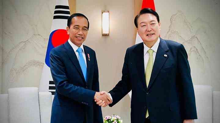 Presiden Jokowi bertemu dengan Presiden Yoon Suk- yeol, sepakat kerjasama pembangunan IKN, sumber : nasional.tempo.co