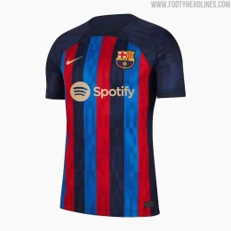 Jersey Barcelona menggunakan sponsor Spotify (Foto: FootyHeadlines)