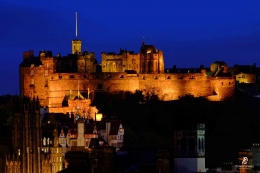 Kastel Edinburgh di waktu malam. Sumber: dokumentasi pribadi