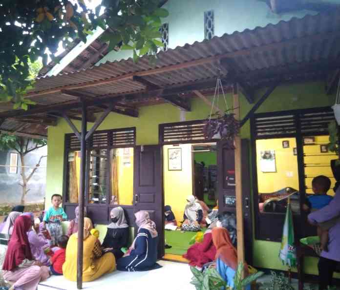 Pertemuan ibu-ibu Candi Banjaran, Kecamatan Bangsri, Kabupaten Jepara, Sabtu (4/12/2021).(Sumber: 5news.co.id)